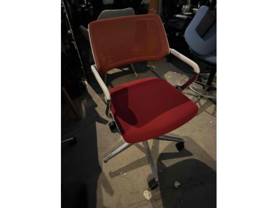 Krzesło Steelcase Czerwone