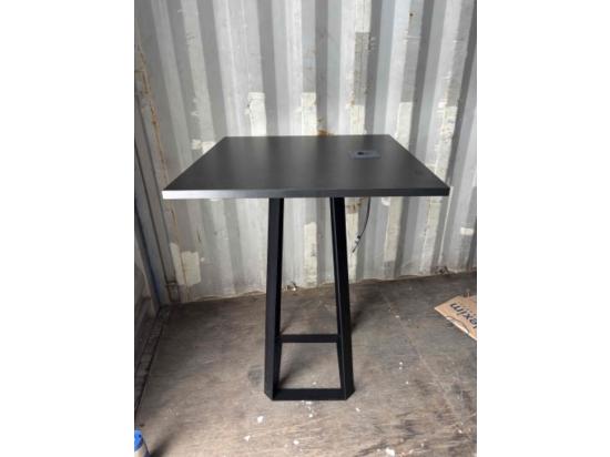 Stół Wysoki z mediaportem