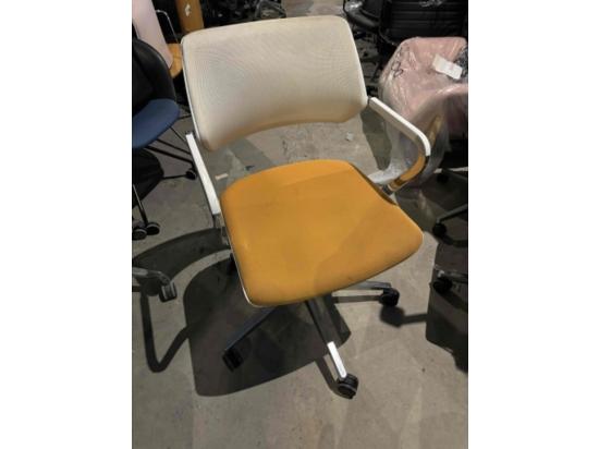 Krzesło Steelcase Pomarańczowe