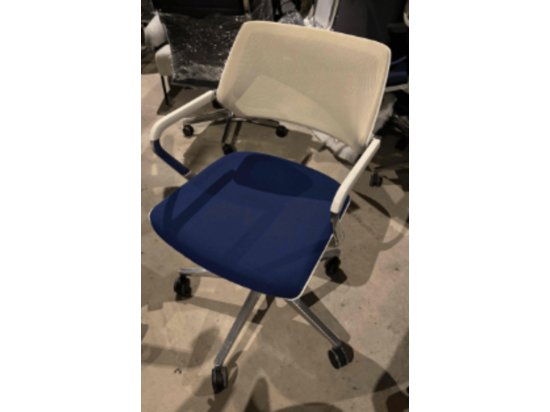 Krzesło Steelcase Granatowe