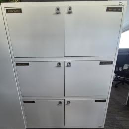 Metalowa szafa biurowa skrytkowa / locker (6 skrytek)