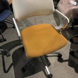 Krzesło Steelcase Pomarańczowe