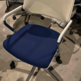 Krzesło Steelcase Granatowe