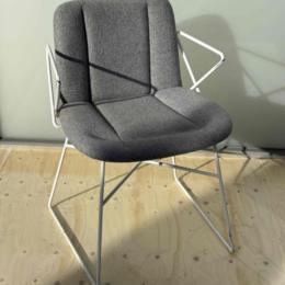 Krzesło Szare Billiani z podłokietnikiem